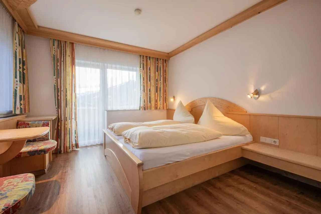 Haus Hubertus Hotel Mieders 4*,  Austria