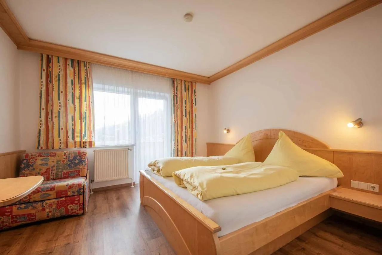 Haus Hubertus Hotel Mieders Guest house